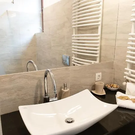 Select Center Apartmán *