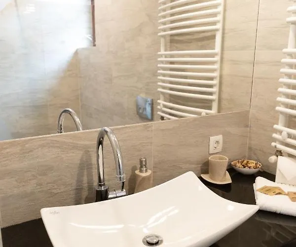 Select Center Apartment *